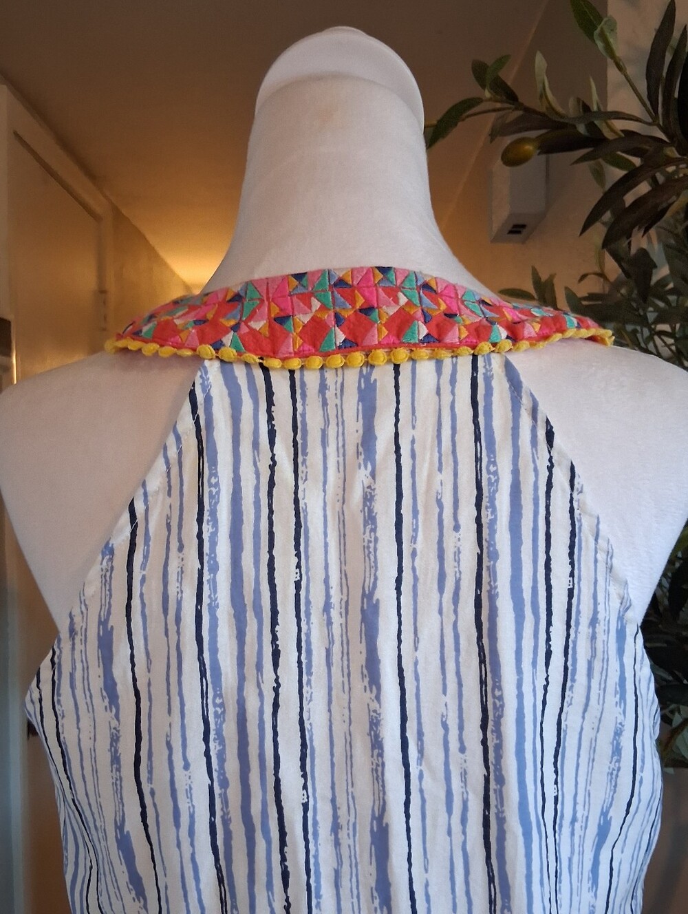 THML‎  Embroidered Halter Dress Sleeveless White Blue SzM Summer Vacation - Picture 6 of 15